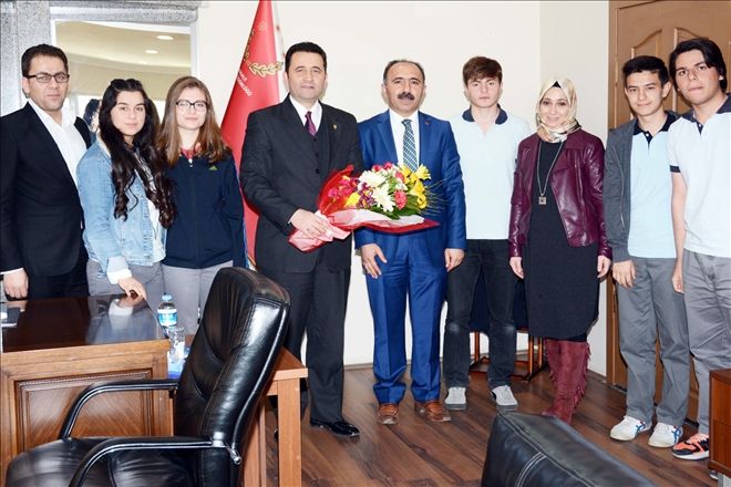 Fen Lisesinin başarılı öğrencileri Emniyet Müdürü Onar´ı ziyaret etti