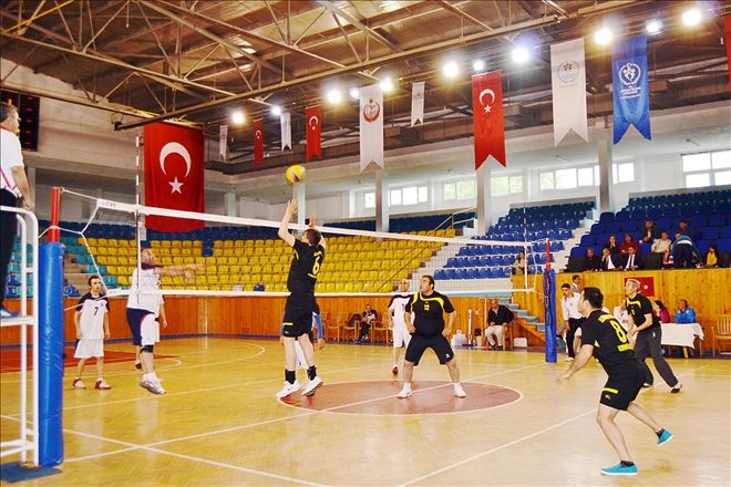 Bürokratlar bol bol smaç attı