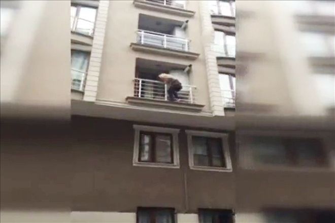 Eşiyle kavga etti, balkondan atladı