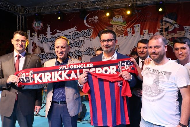 Cumhuriyet Meydanında İbrahim Sadri rüzgârı
