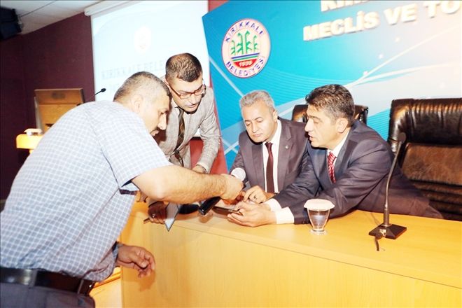 Halk Gününde çiçek teşekkürü