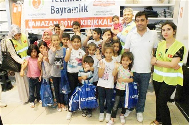 180 Yetim Çocuk Güldü