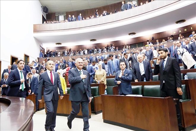 AK Gençlik Mecliste grup toplantısına katıldı