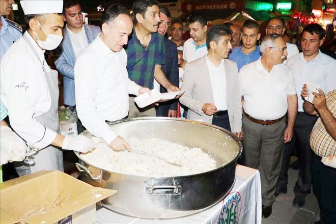 Demokrasi nöbetçilerine Belediye´den kumanya