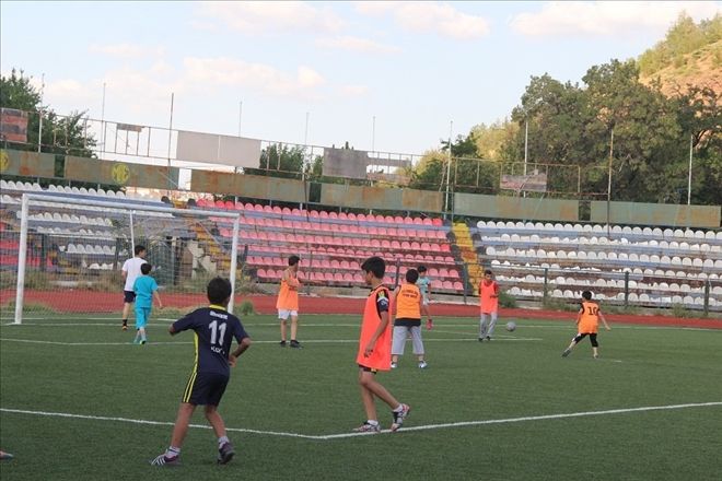 Geleceğin yıldız futbolcuları Kırıkkale´de yetişiyor