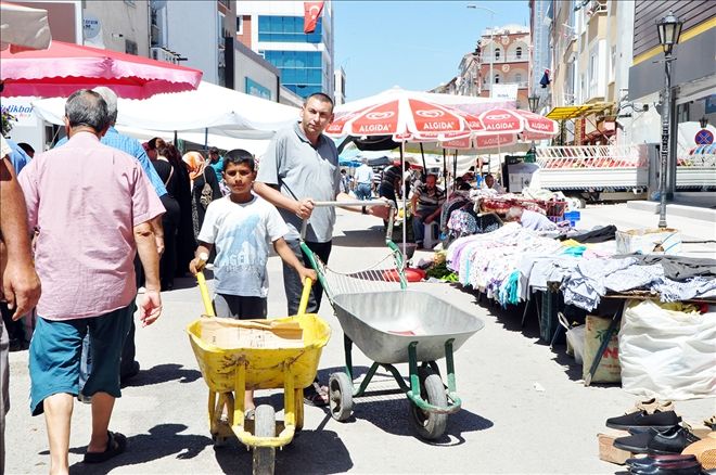 Ekmek kavgası bu olsa gerek!