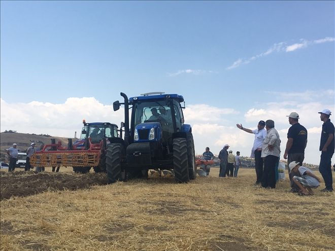 Son teknoloji traktörler güç gösterisi yaptı