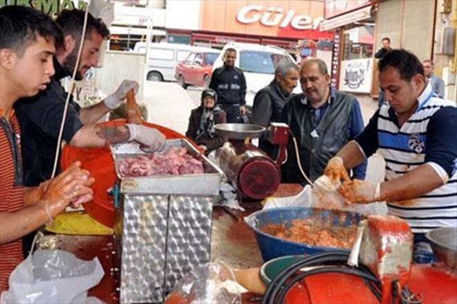 Sokakta çekilen kıyma sağlığı tehdit ediyor