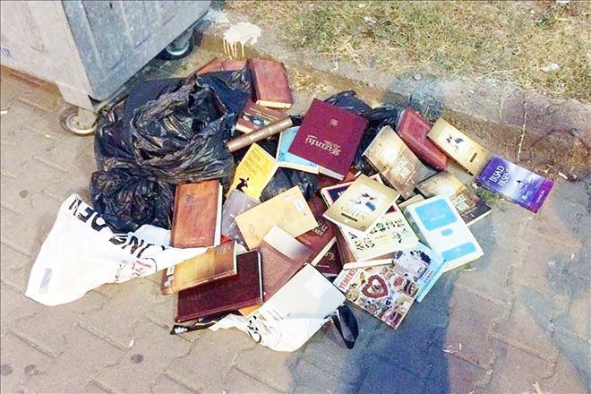 FETÖ elebaşısının kitapları bulundu