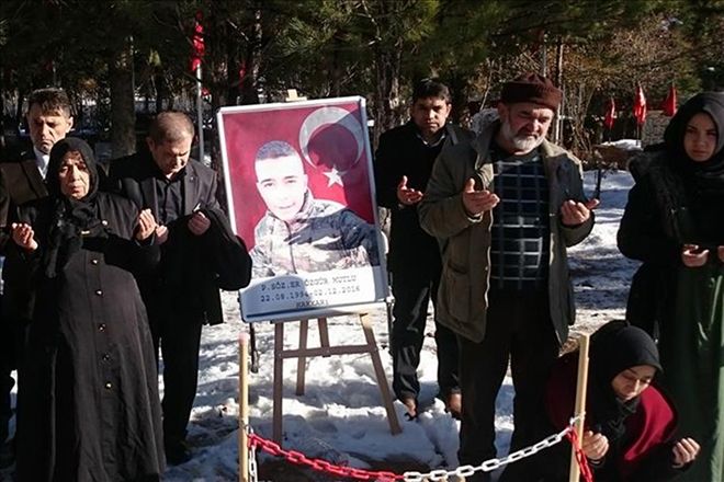 Şehit Özgür Mutlu dualarla anıldı