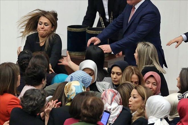 AKP ayrıştırıp ötekileştiriyor