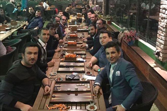 Tavla ile stres attılar
