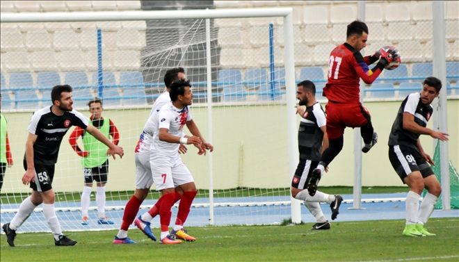 Lider tahtını korudu