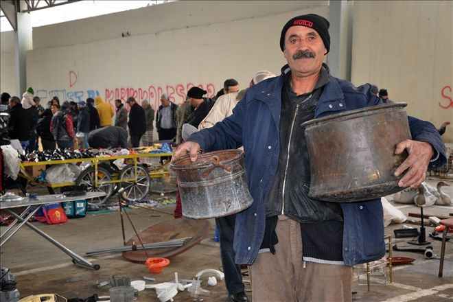 İkinci el pazarı dar gelirlinin umudu oldu