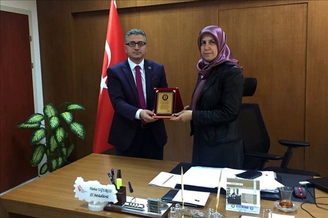 Uğurlu´ya teşekkür plaketi