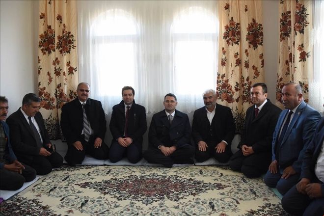 Köyleri dolaştı, dert dinledi