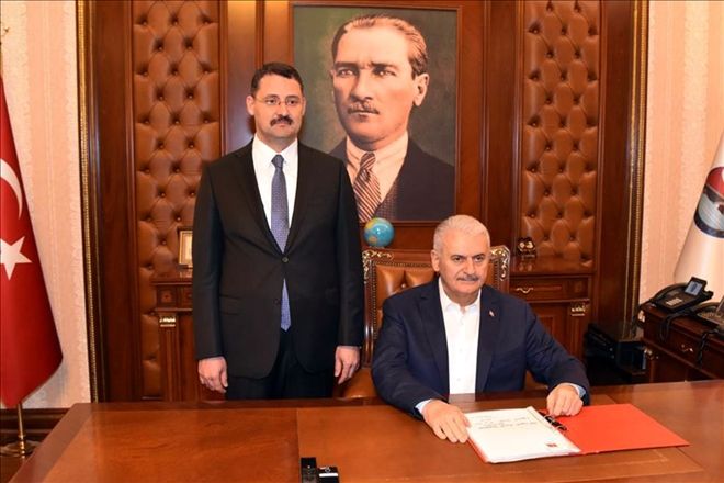 Başbakan Yıldırım, Vali Haktankaçmaz´ı ziyaret etti