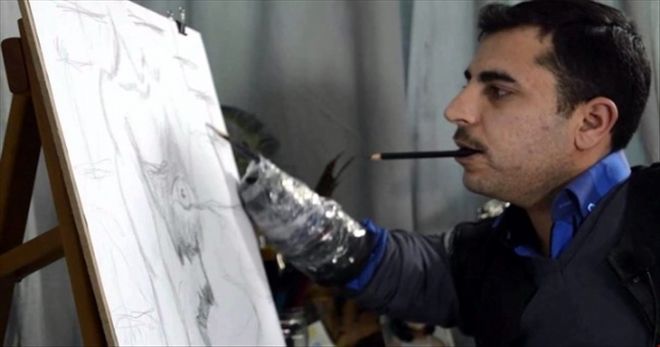 Azmetti, ressam oldu
