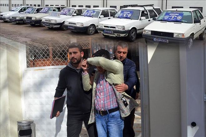 Çaldıkları otomobilleri satamadan yakalandılar