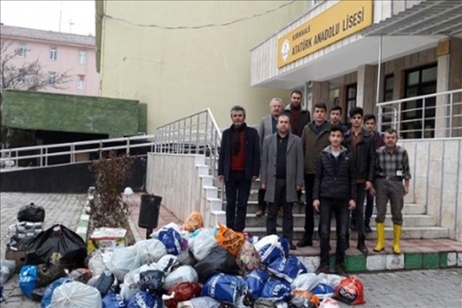 Sığınmacılar için 6 bin 650 çift çorap