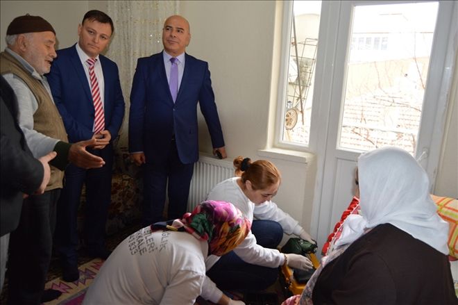 Evlerde hastane hizmeti veriliyor