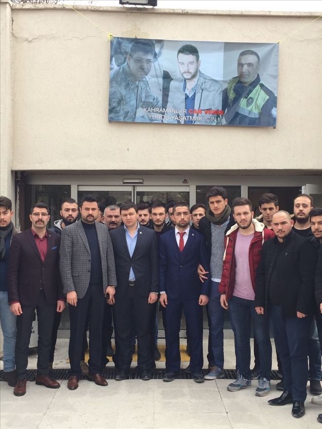 Üniversite yönetimi şehit pankartını kaldırttı