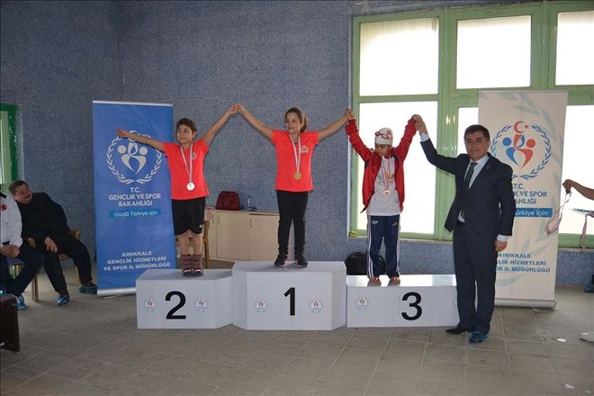 Olimpiyat Yüzme Havuzunda yıldızlardan kulaç şöleni