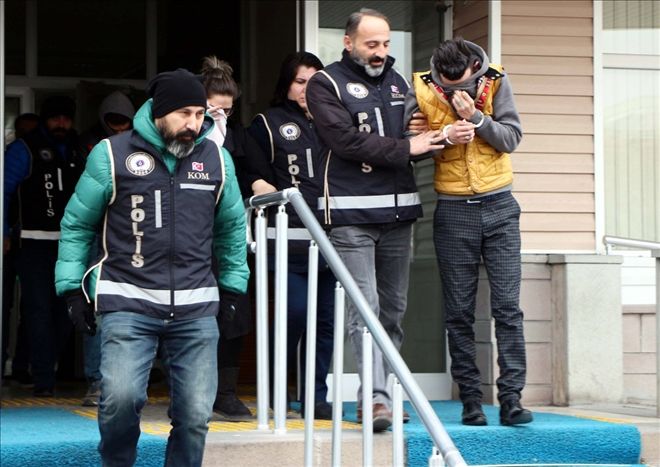 Zehir tacirlerine tokat üstüne tokat