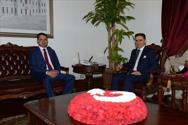 Halkımız için bu makamlardayız