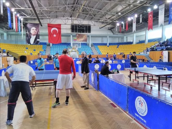 Kurum çalışanları stres attı