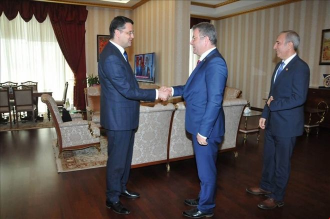 Vizyonumuz, insanları bir araya getirmek