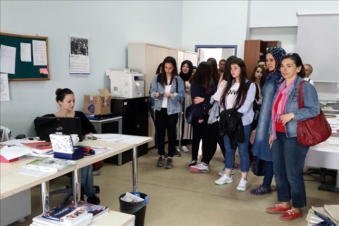 Liseliler geleceklerine yön verecekleri okulu gezdiler