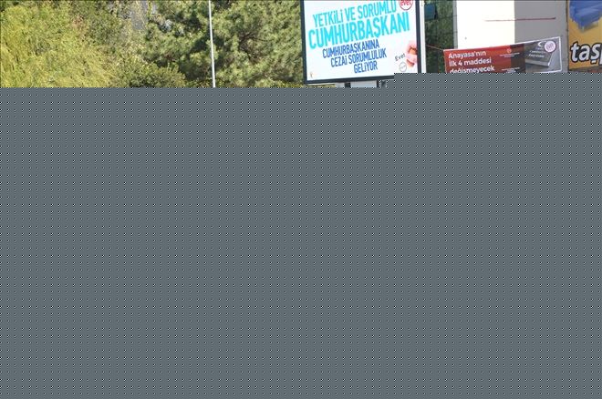 Polis, Türk bayrağının gölgesindedir