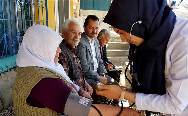 Büyüklere sağlık taraması yaptılar