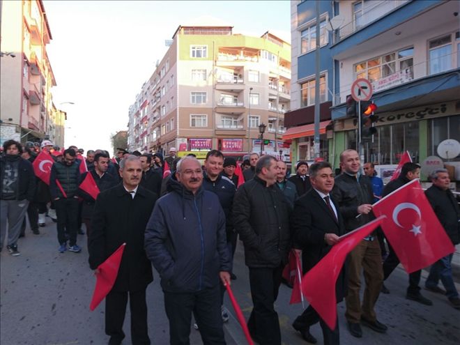 Bağımsızlığın timsali 57. Alay için yürüdüler