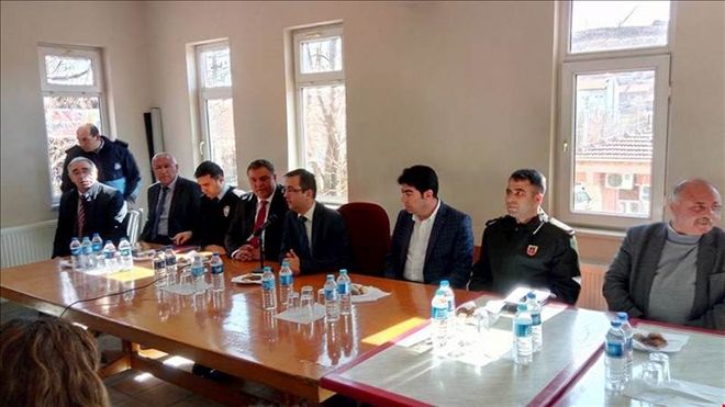 Halka hizmeti Hakka hizmet olarak görüyoruz