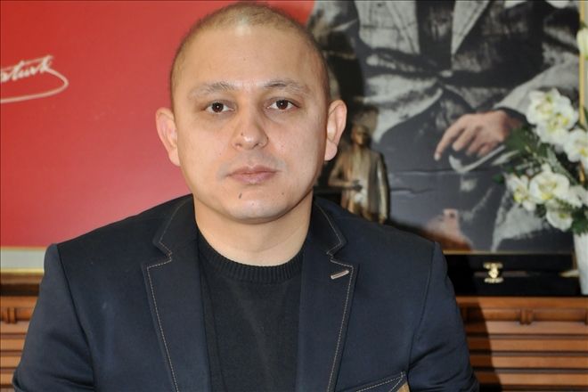 Karanlığa karşı meşalenin yakıldığı gün gibiyiz