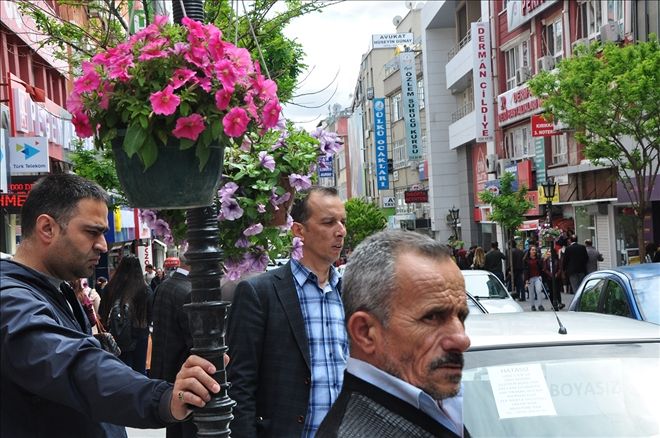 Belediye çiçekleri göz kamaştırıyor!
