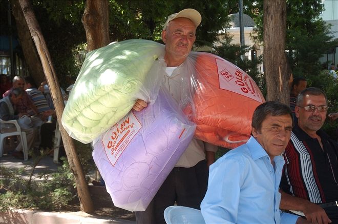 Ekmeğini yorgandan kazanıyor!