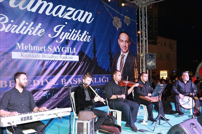 Ramazan Sokağında ilahi ziyafeti