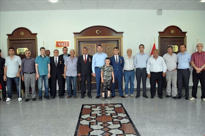Gazi ve şehit aileleri bizim daima baş tacımız