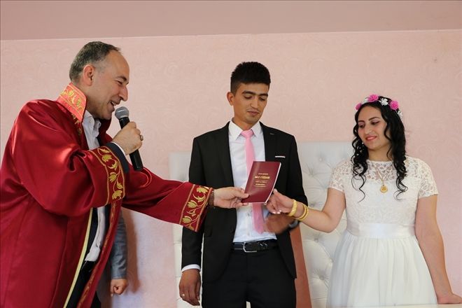 Özel günde özel nikâh