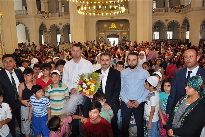 Nur Camii çocuk sesiyle çınladı