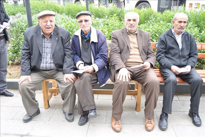 Emekliye  2 maaş  ikramiye müjdesi!