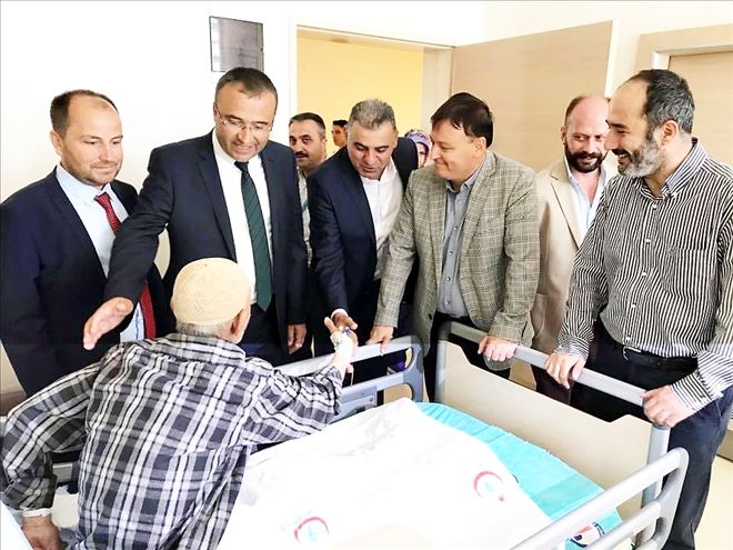 Hastalara bayram ziyareti yaptılar