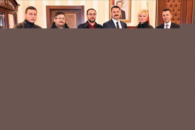 Vali Haktankaçmaz´a çiçek gibi ziyaret