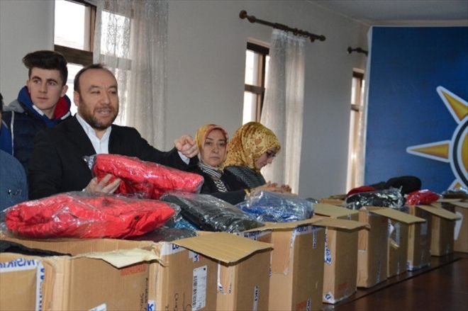 AK Parti´den ihtiyaç sahiplerine giyim yardımı