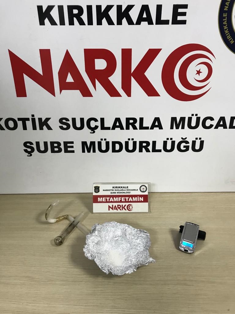 UYUŞTURUCU TİCARETİ YAPAN ŞAHISLAR YAKAYI ELE VERDİ 