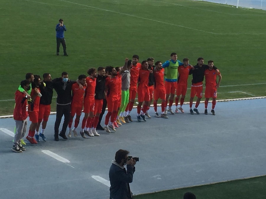 Kırmızı lacivertliler iki golle üç puan aldı 