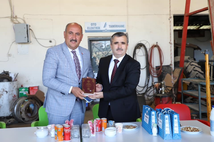 Hakkın ve hakkaniyetin sesisiniz 